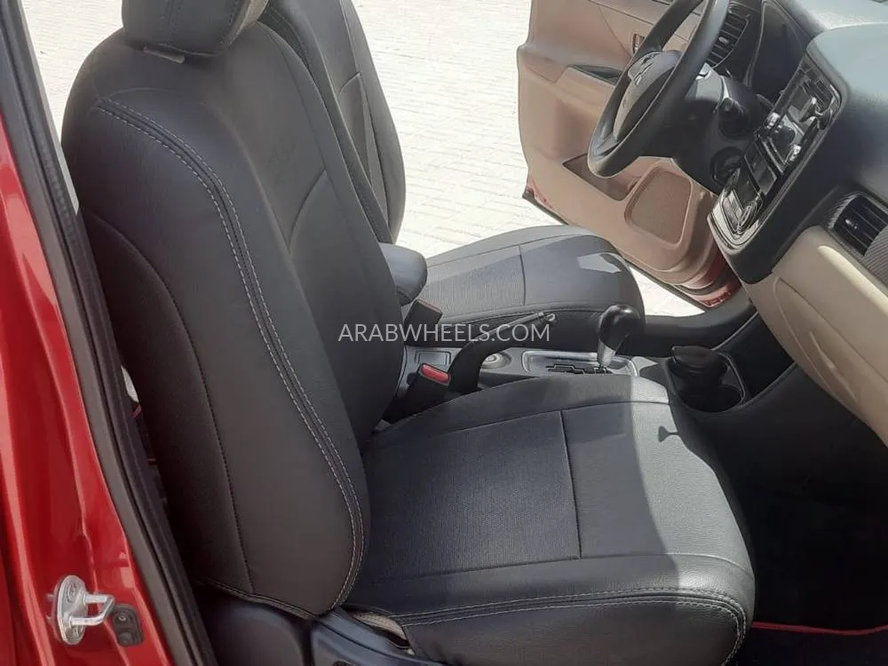 ميتسوبيشي أوتلاندر 2015 for Sale in الشارقة Image-18