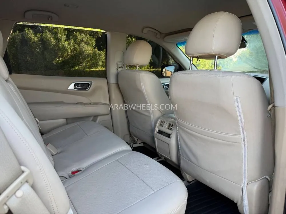 Nissan Pathfinder 2013 for Sale in Sharjah Image-9