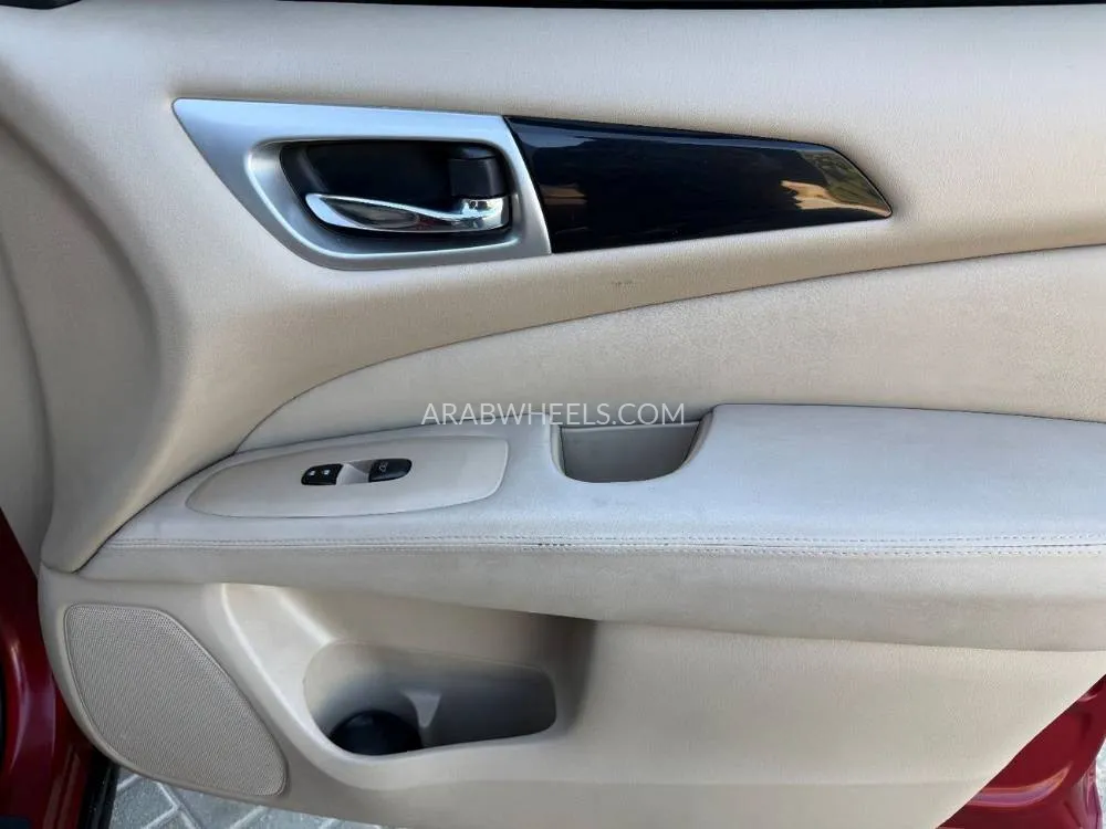 Nissan Pathfinder 2013 for Sale in Sharjah Image-18