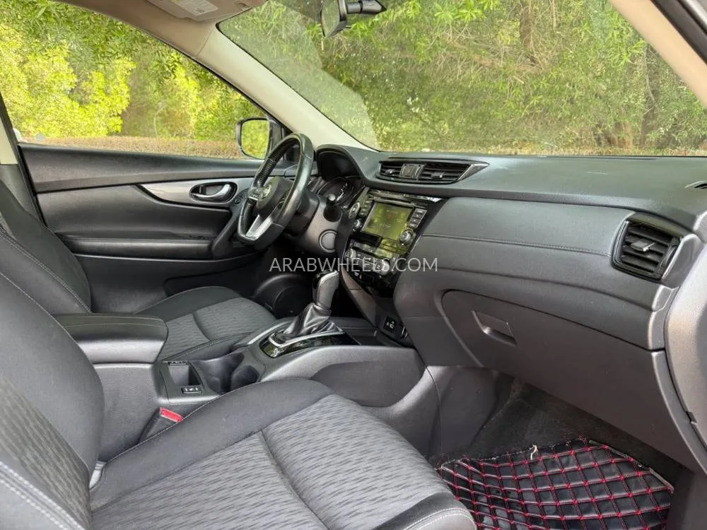 Nissan Rogue 2018 for Sale in Sharjah Image-21