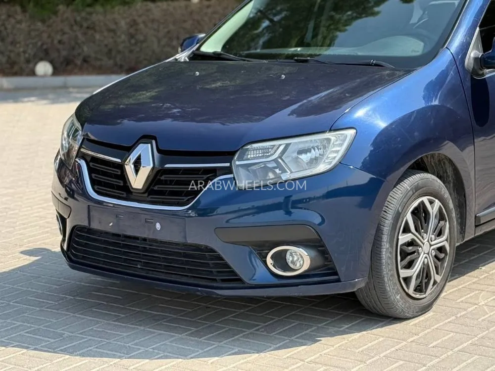 Renault Symbol 2020 for Sale in Sharjah Image-3