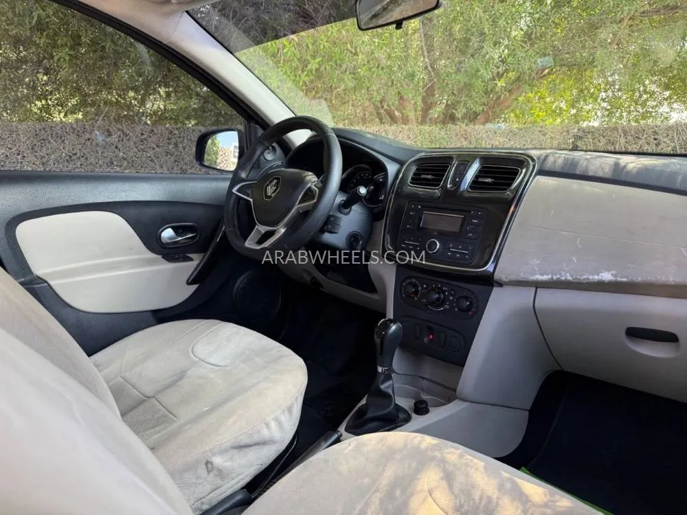 Renault Symbol 2020 for Sale in Sharjah Image-17