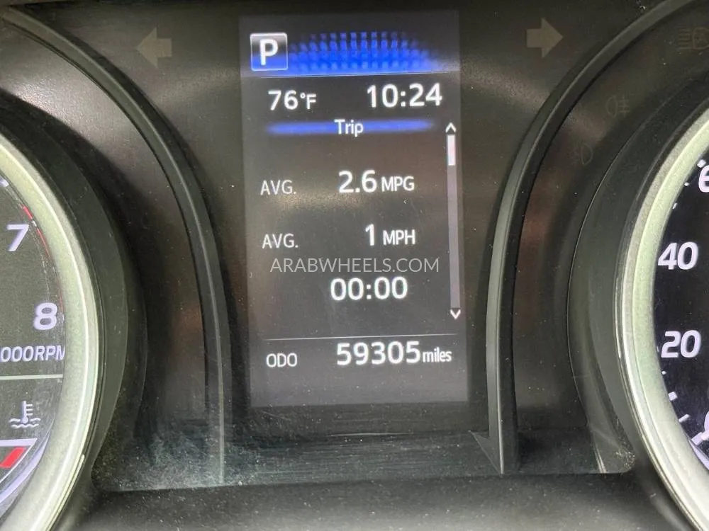 Toyota Camry 2023 for Sale in Sharjah Image-7