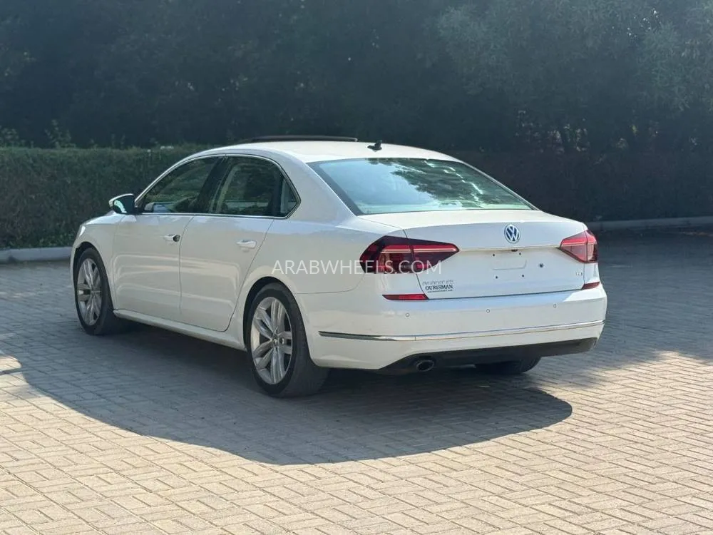 Volkswagen Passat 2018 for Sale in Sharjah Image-7