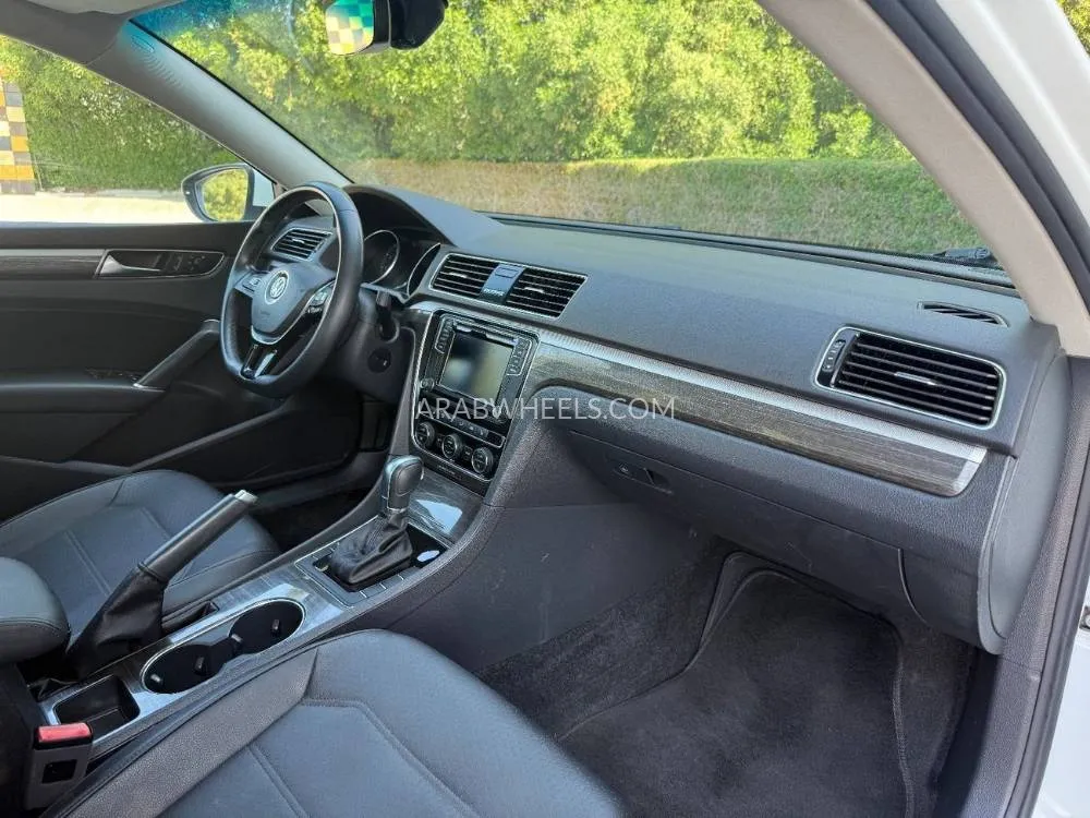 Volkswagen Passat 2018 for Sale in Sharjah Image-20