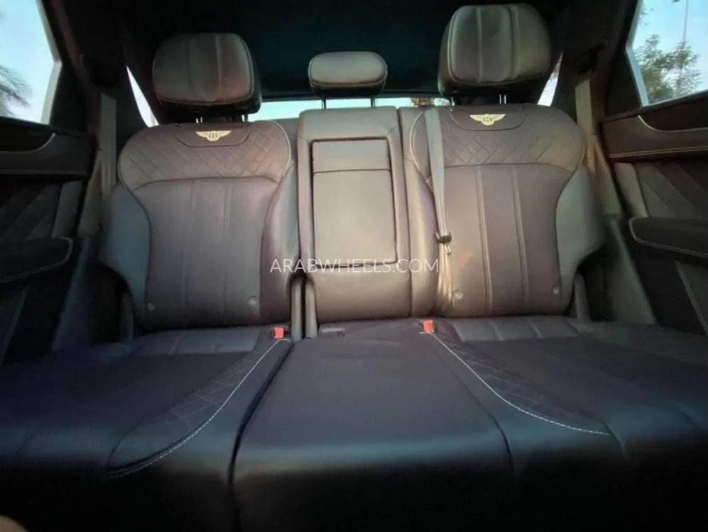 Bentley Bentayga 2017 for Sale in Dubai Image-15