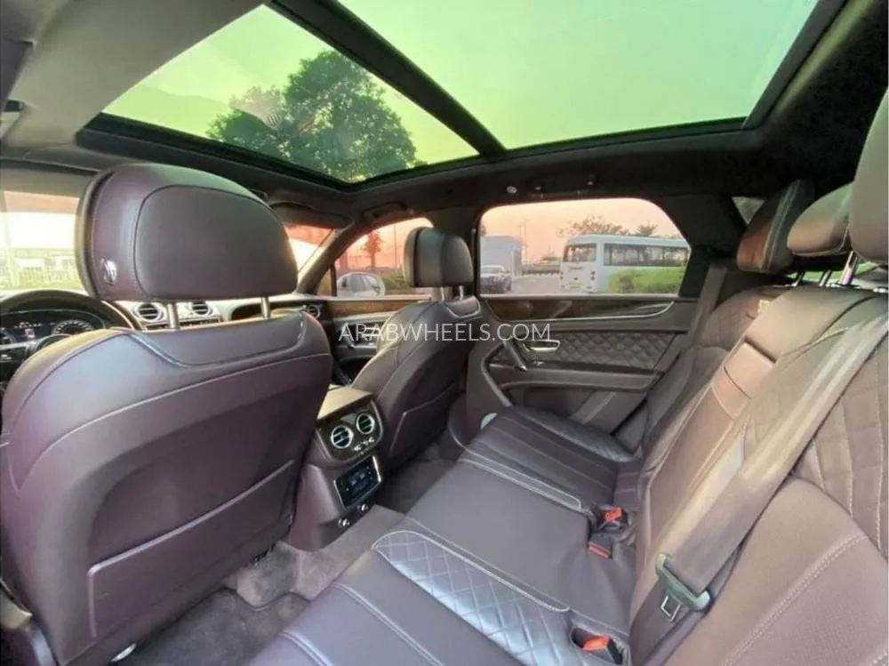 Bentley Bentayga 2017 for Sale in Dubai Image-16