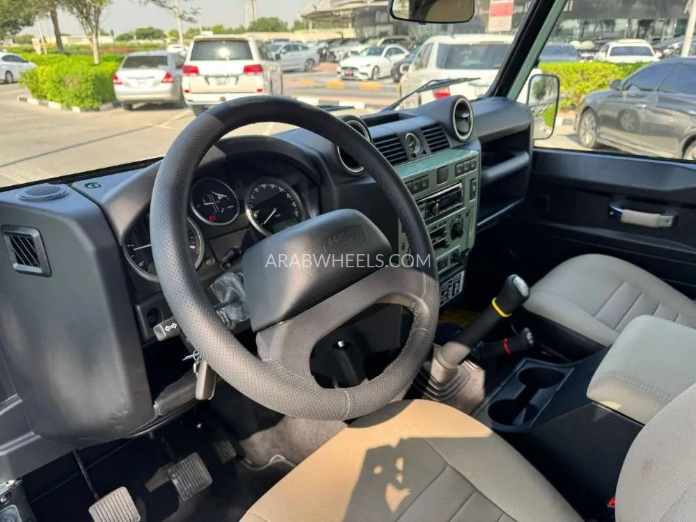 Land Rover Defender 2016 for Sale in Dubai Image-6