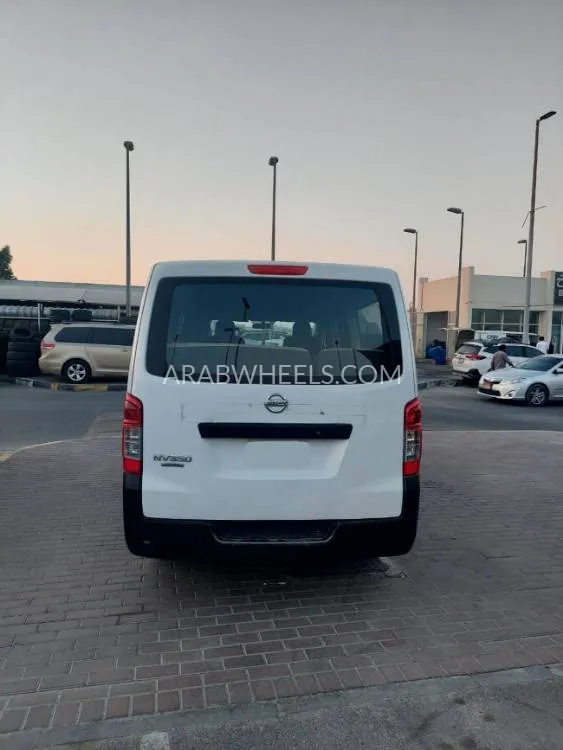 Nissan Urvan 2015 for Sale in Ajman Image-7