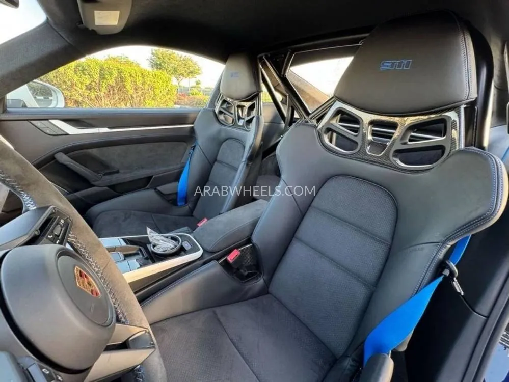 Porsche 911 2023 for Sale in Dubai Image-6