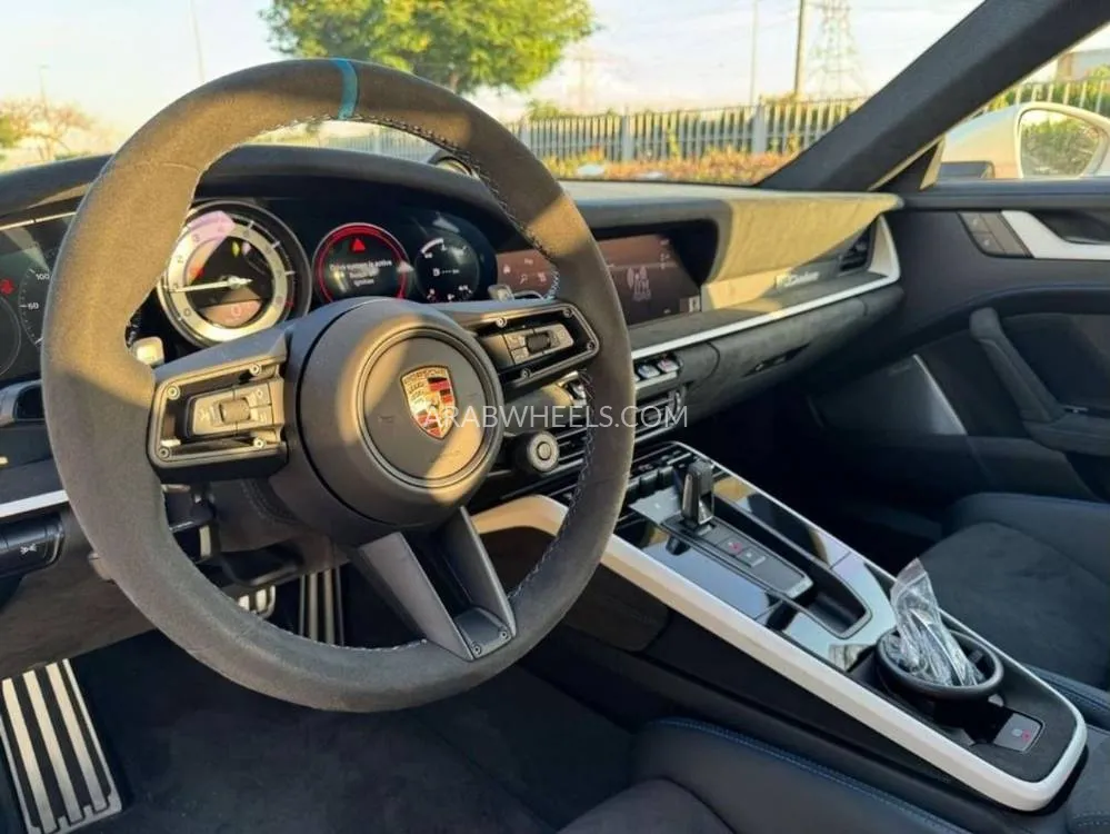 Porsche 911 2023 for Sale in Dubai Image-7