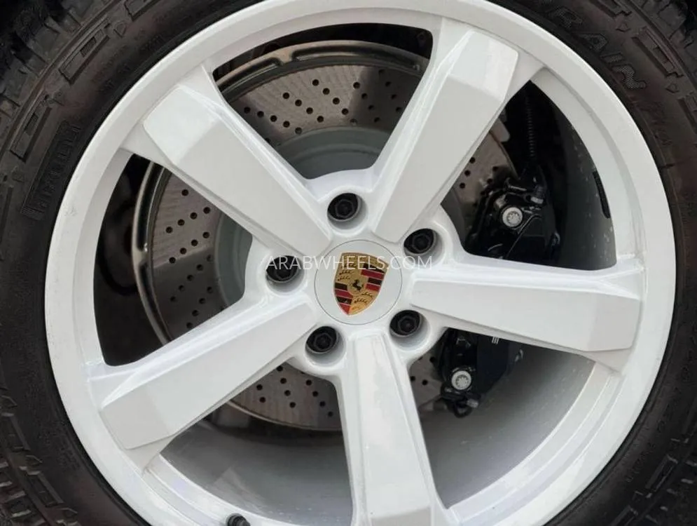 Porsche 911 2023 for Sale in Dubai Image-21