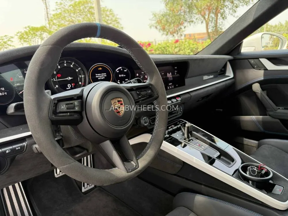 Porsche 911 2023 for Sale in Dubai Image-9