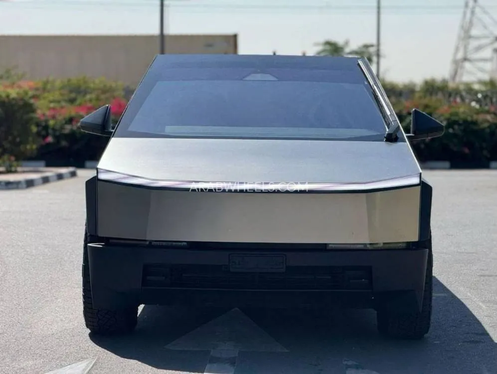 Tesla Cybertruck 2024 for Sale in Dubai Image-2