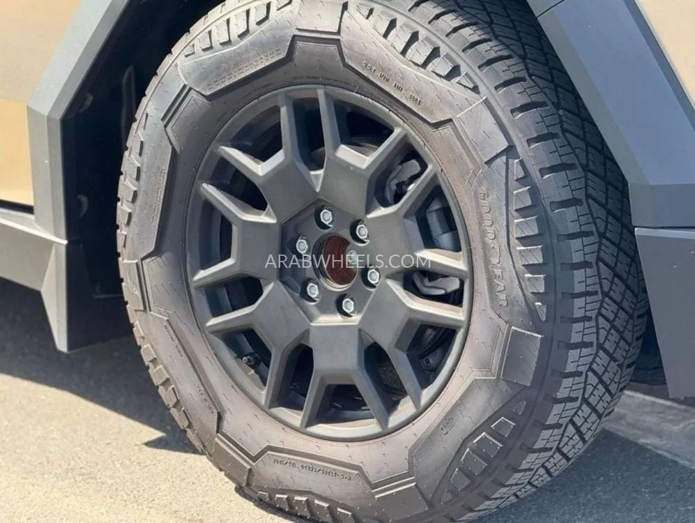 Tesla Cybertruck 2024 for Sale in Dubai Image-25