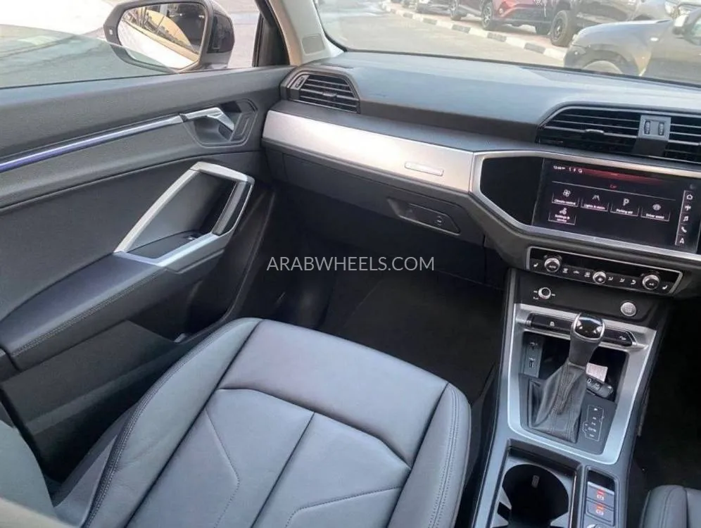 Audi Q3 2020 for Sale in Dubai Image-10