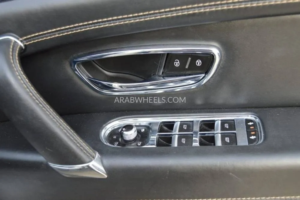 Bentley Bentayga 2017 for Sale in Dubai Image-16