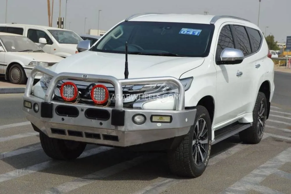 Mitsubishi Pajero 2018 for Sale in Dubai Image-2