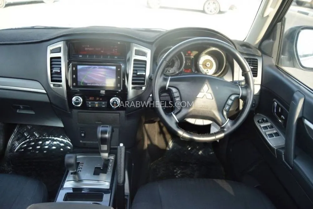 Mitsubishi Pajero 2020 for Sale in Dubai Image-15