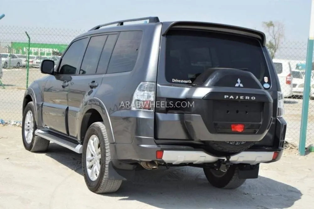 Mitsubishi Pajero 2020 for Sale in Dubai Image-6