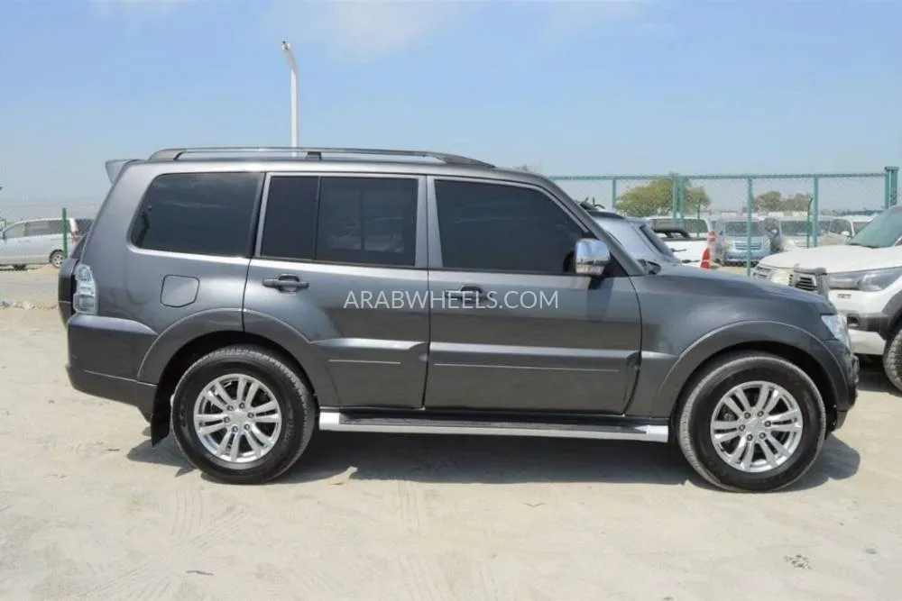 Mitsubishi Pajero 2020 for Sale in Dubai Image-7