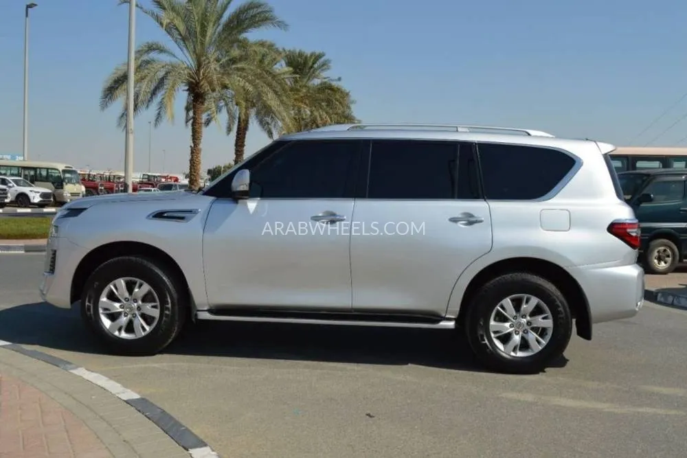Nissan Patrol 2014 for Sale in Dubai Image-6
