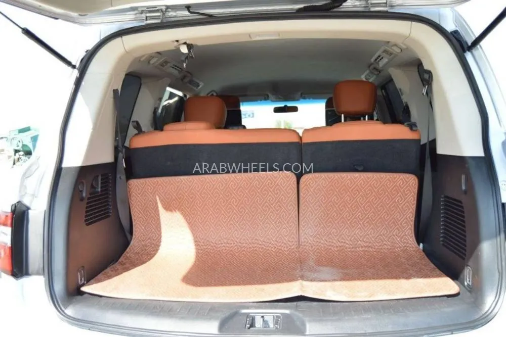 Nissan Patrol 2014 for Sale in Dubai Image-15