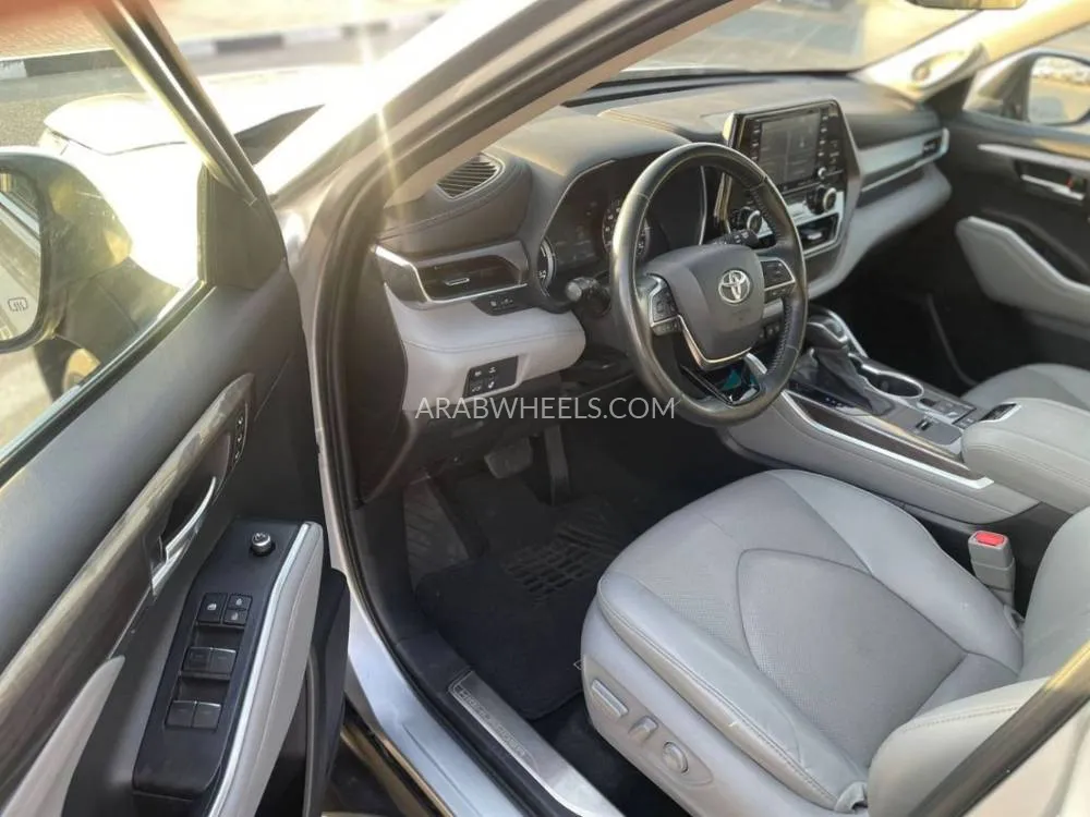 Toyota Grand Highlander 2021 for Sale in Dubai Image-15