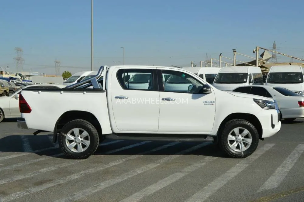 Toyota Hilux 2017 for Sale in Dubai Image-4