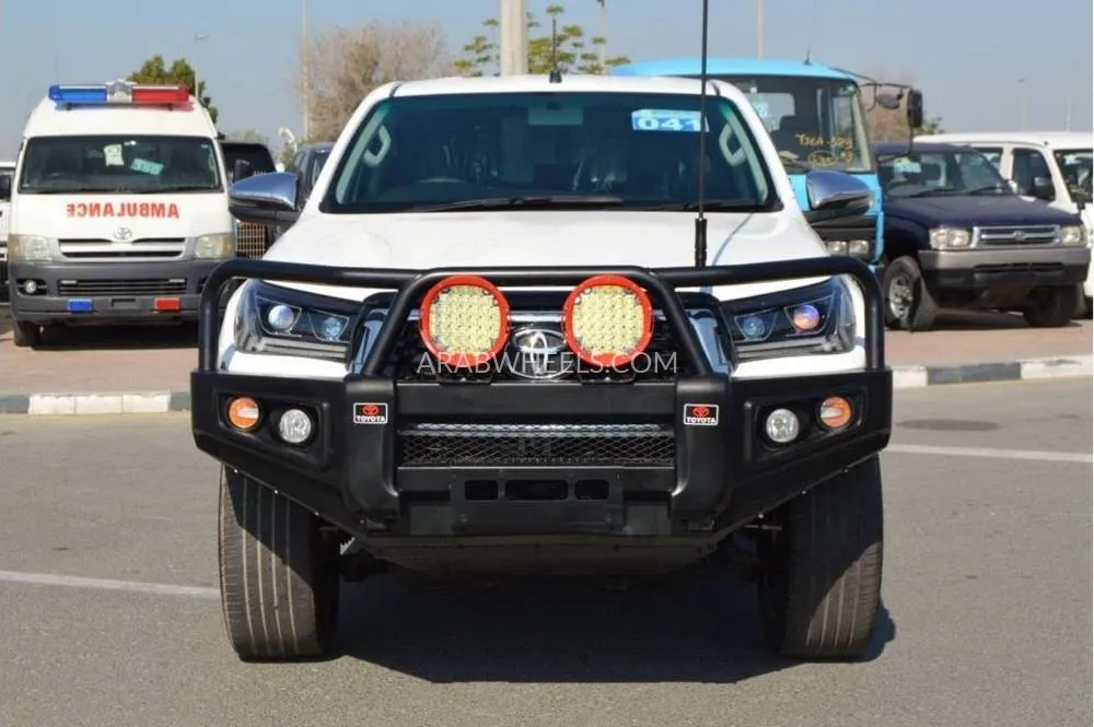 Toyota Hilux 2018 for Sale in Dubai Image-3