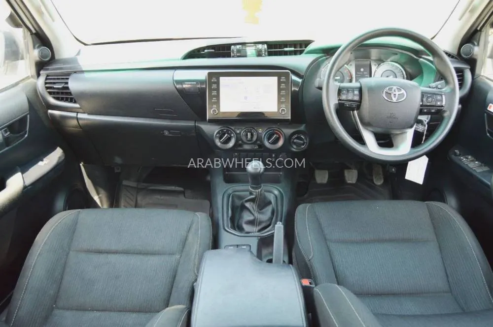 Toyota Hilux 2023 for Sale in Dubai Image-10
