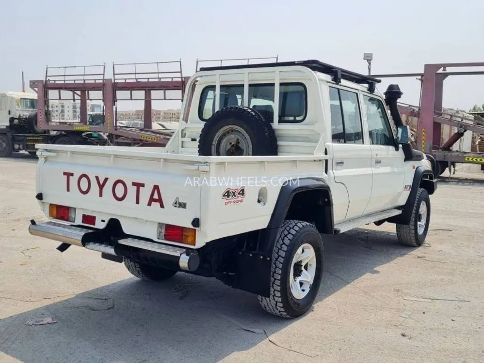 Toyota Land Cruiser 70 Series 2019 for Sale in Dubai Image-7