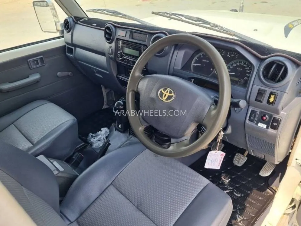 Toyota Land Cruiser 70 Series 2019 for Sale in Dubai Image-12