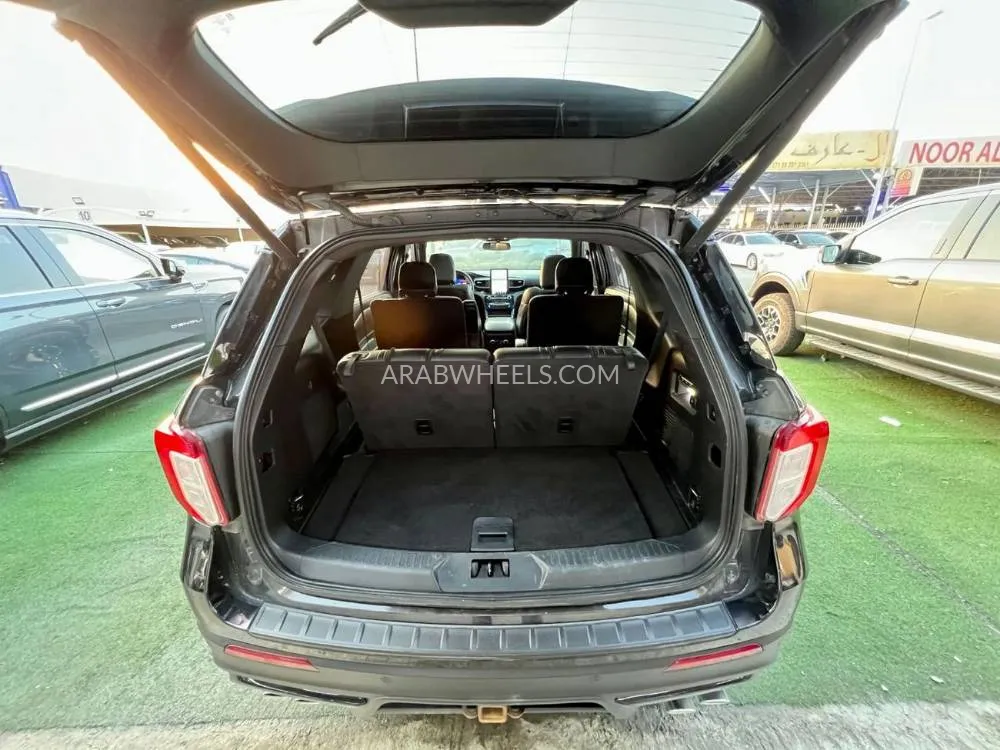 Ford Explorer 2021 for Sale in Ajman Image-20