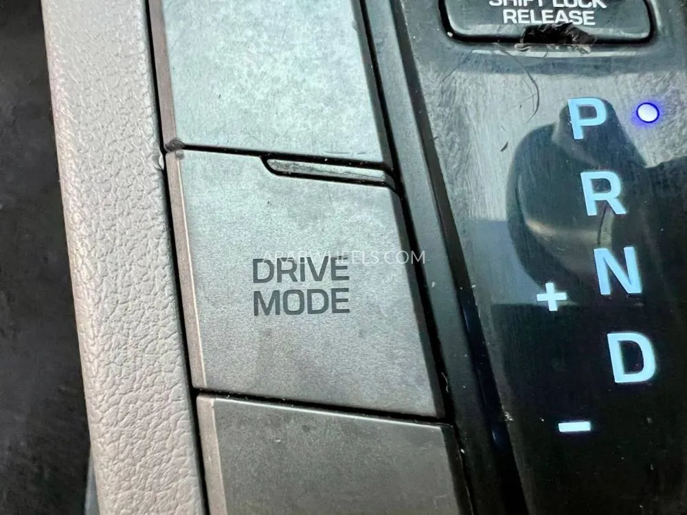 Hyundai Elantra 2020 for Sale in Ajman Image-8