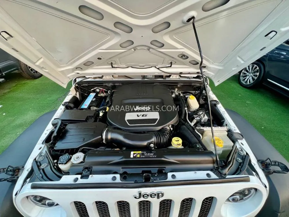 Jeep Wrangler 2017 for Sale in Ajman Image-12
