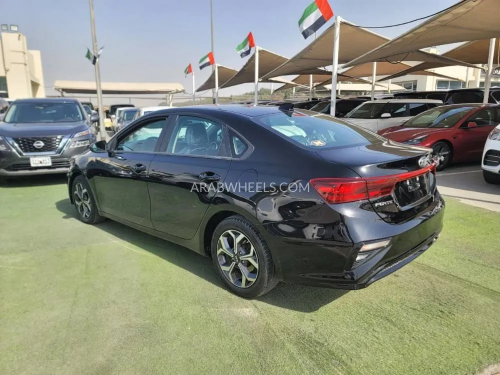 Kia Cerato 2021 for Sale in Ajman Image-8