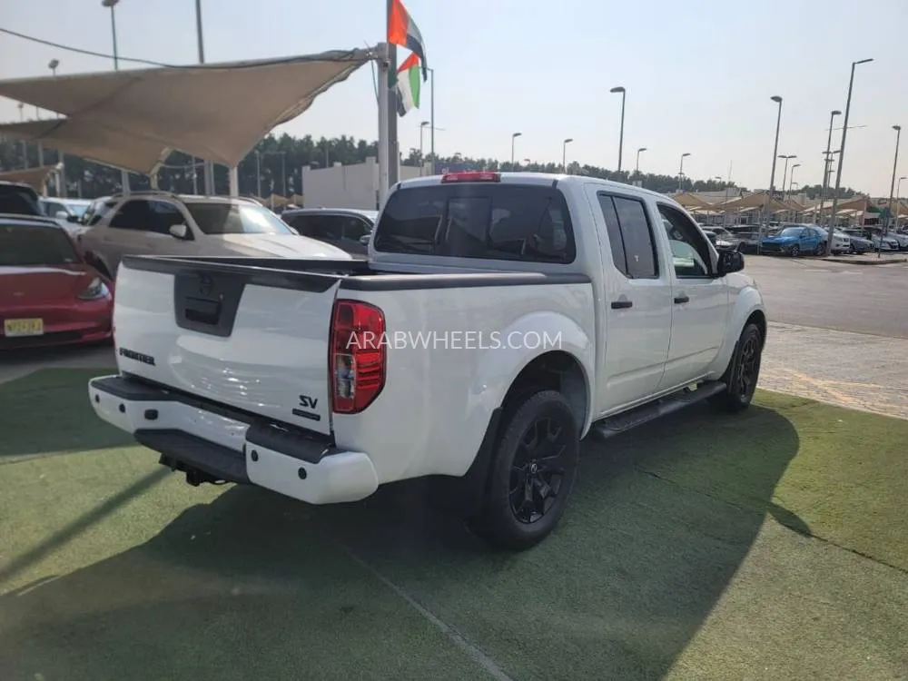 Nissan Frontier 2019 for Sale in Ajman Image-7