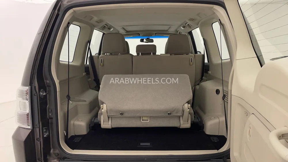 Mitsubishi Pajero 2017 for Sale in Dubai Image-27