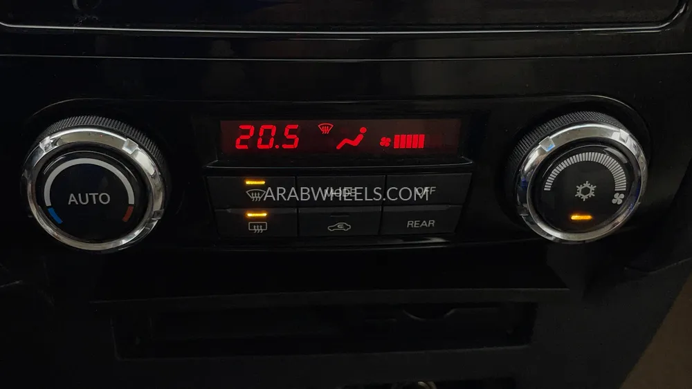 Mitsubishi Pajero 2017 for Sale in Dubai Image-41