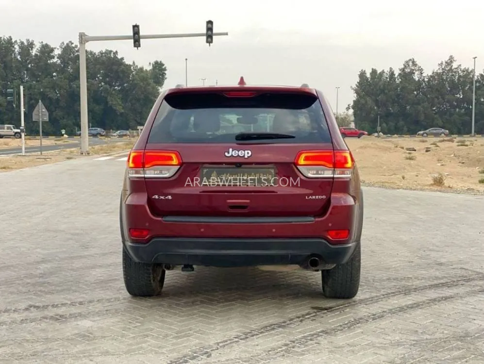 Jeep Cherokee 2017 for Sale in Sharjah Image-4