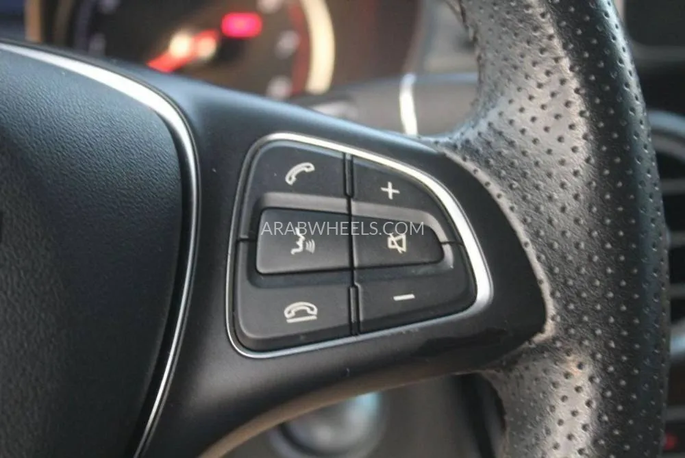 مرسيدس بنز GLC كلاس 2019 for Sale in دبي Image-13