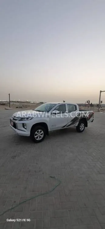 Mitsubishi L200 2020 for Sale in Sharjah Image-5