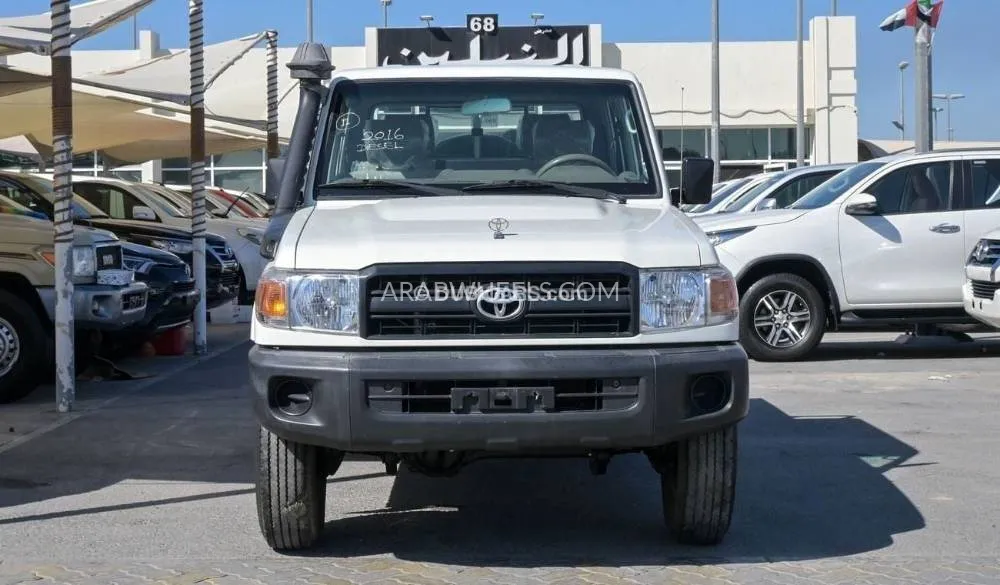 Toyota Land Cruiser 70 Series 2016 for Sale in Sharjah Image-2