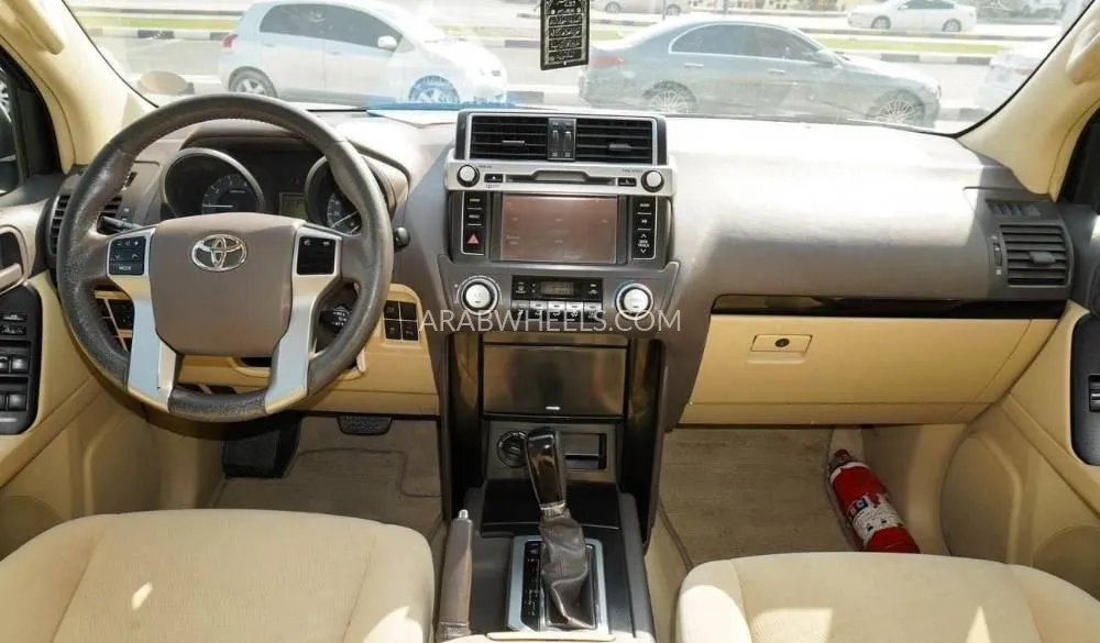 Toyota Land Cruiser Prado 2017 for Sale in Sharjah Image-5