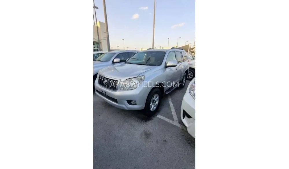 Toyota Land Cruiser Prado 2010 for Sale in Sharjah Image-2