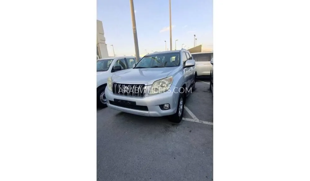 Toyota Land Cruiser Prado 2010 for Sale in Sharjah Image-3