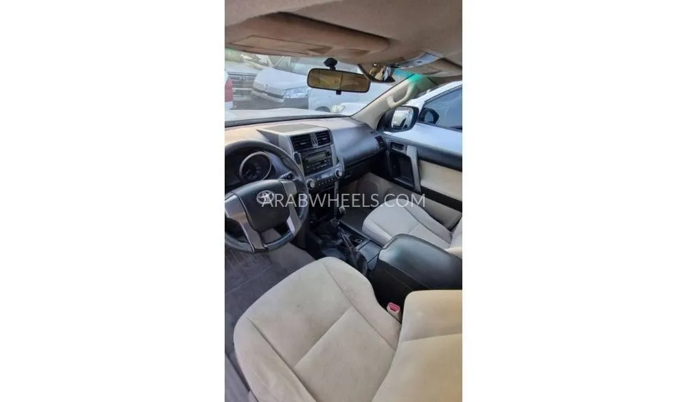 Toyota Land Cruiser Prado 2010 for Sale in Sharjah Image-8