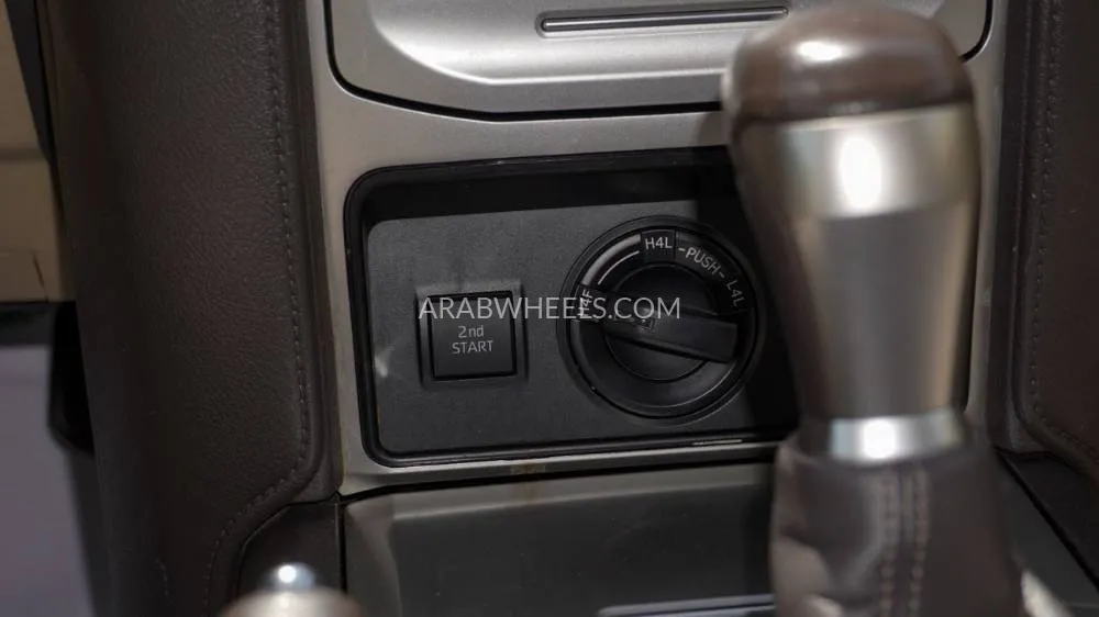 Toyota Land Cruiser Prado 2018 for Sale in Sharjah Image-7