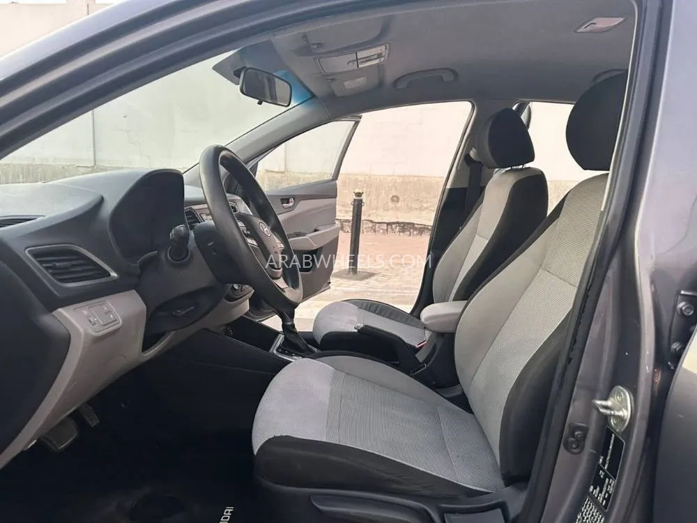 Hyundai Accent 2018 for Sale in Sharjah Image-11